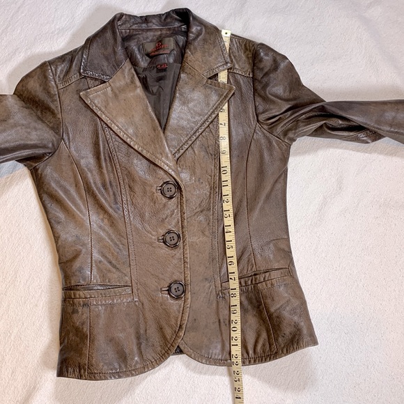 Danier Distressed Brown Leather jacket - Picture 12 of 12